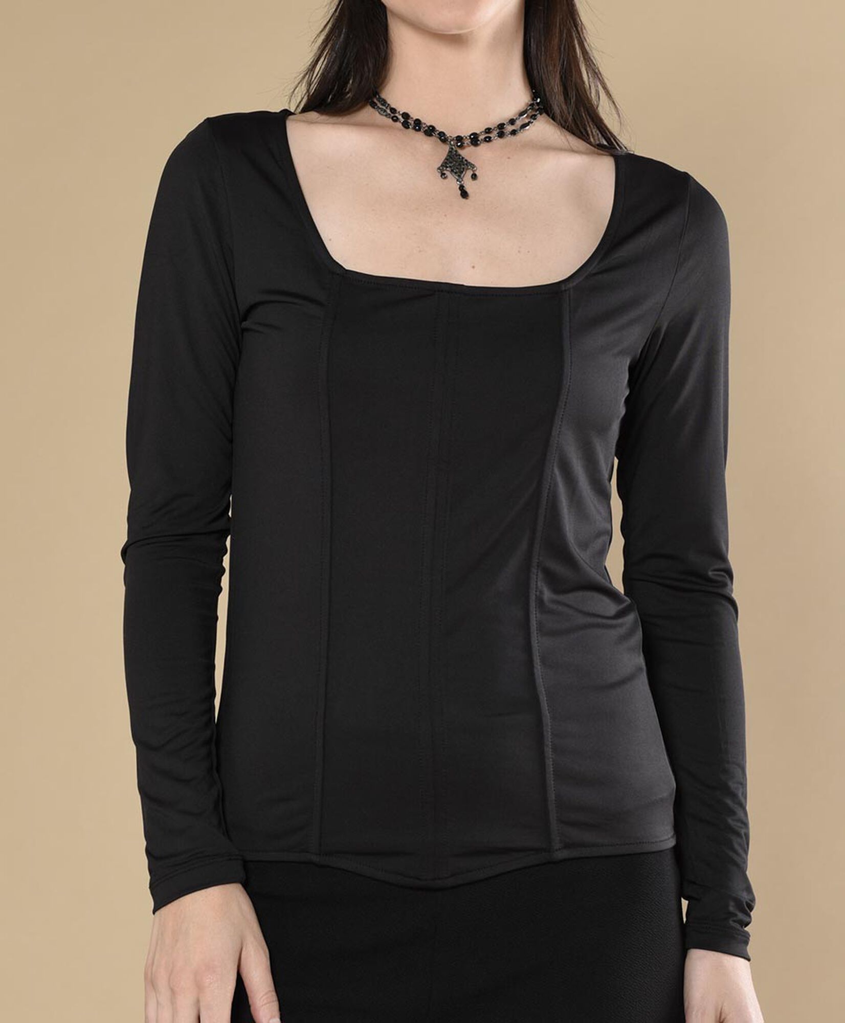 Polera mujer costuras frontales manga larga Polera mujer costuras frontales manga larga