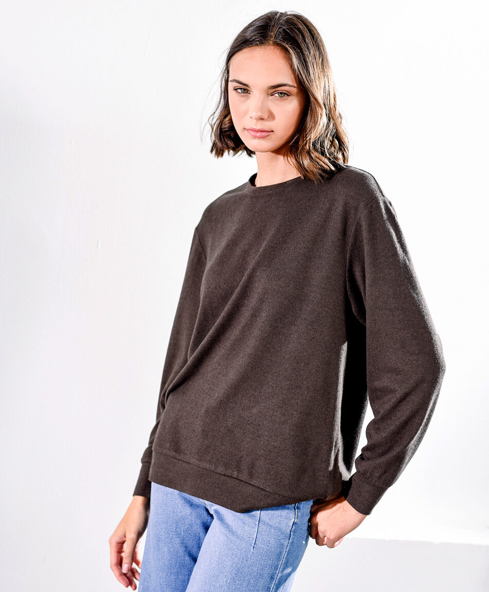 Poler&oacute;n mujer cl&aacute;sico caf&eacute;