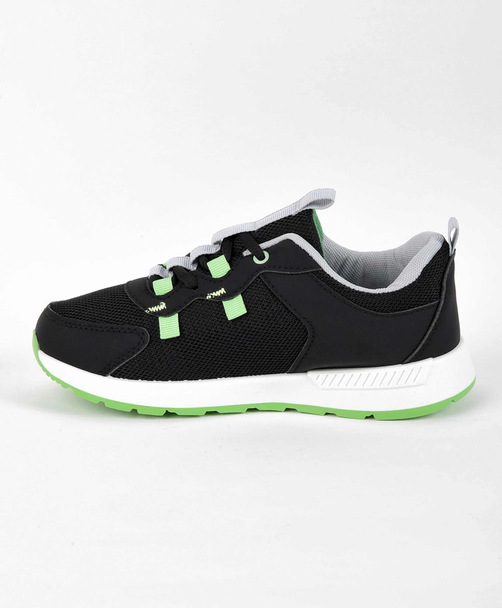 Zapatilla niño (32 a 37) negro y verde Zapatilla niño (32 a 37) negro y verde