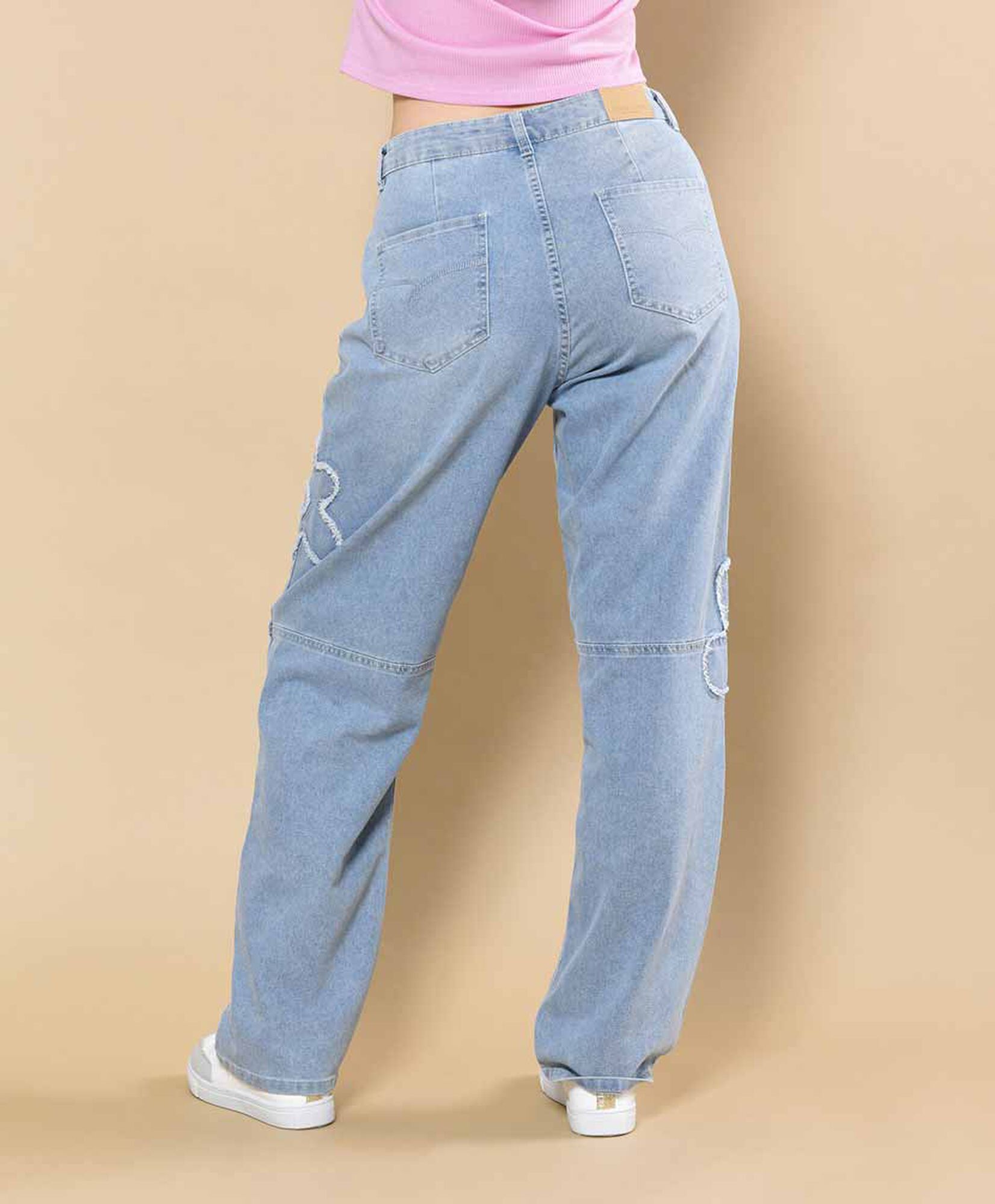 Jeans ancho flores Jeans ancho flores