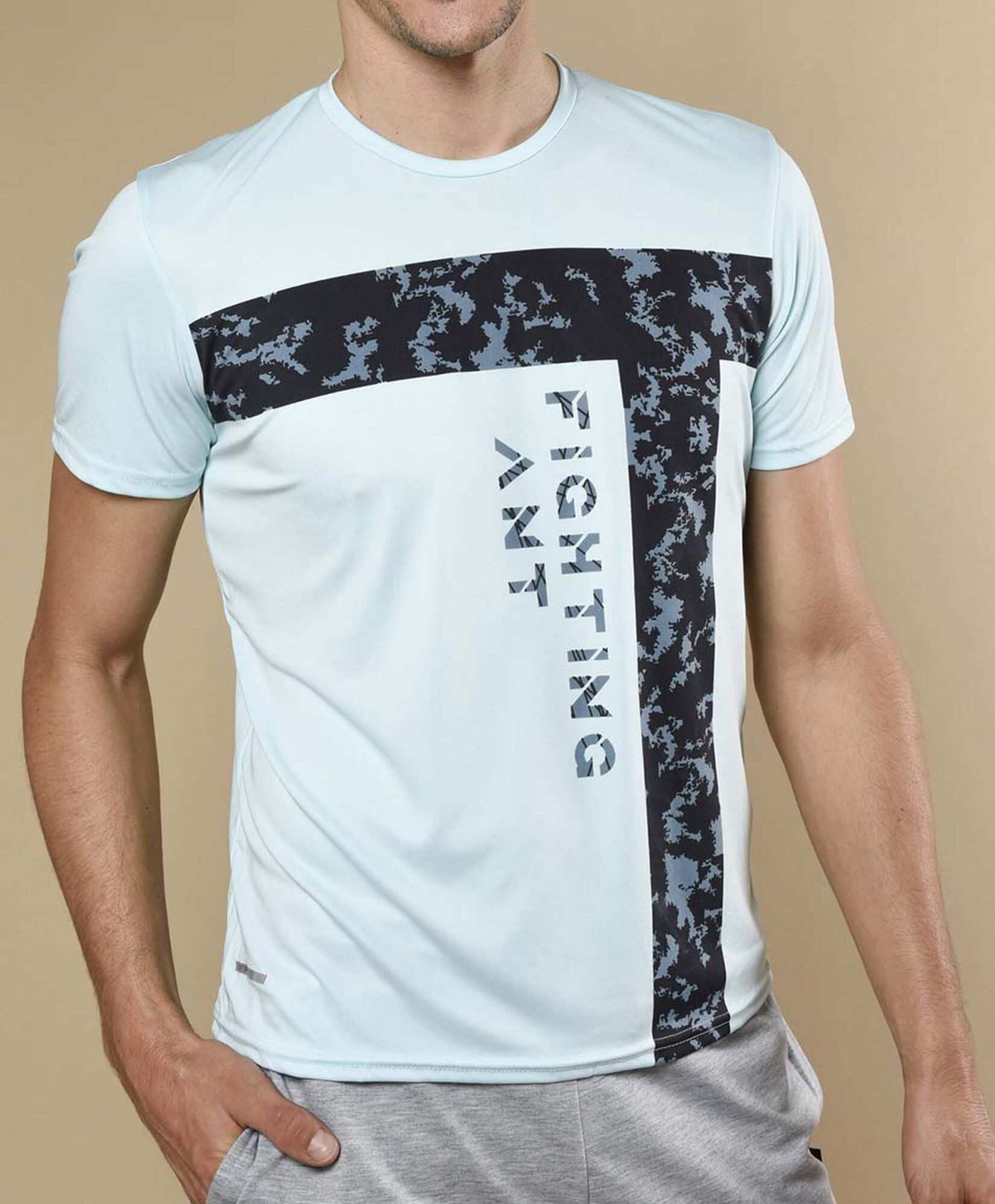 Polera deportiva manga corta cuello redondo Polera deportiva manga corta cuello redondo