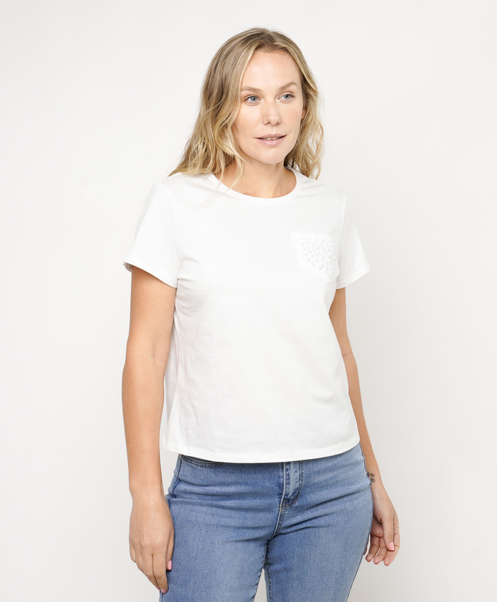 Polera mujer detalle de perlas Polera mujer detalle de perlas