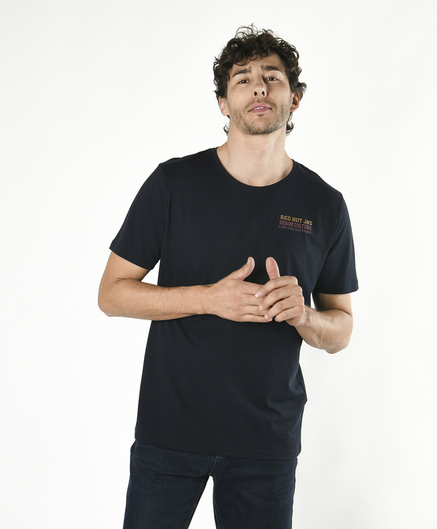 Polera hombre estampado red hot Polera hombre estampado red hot
