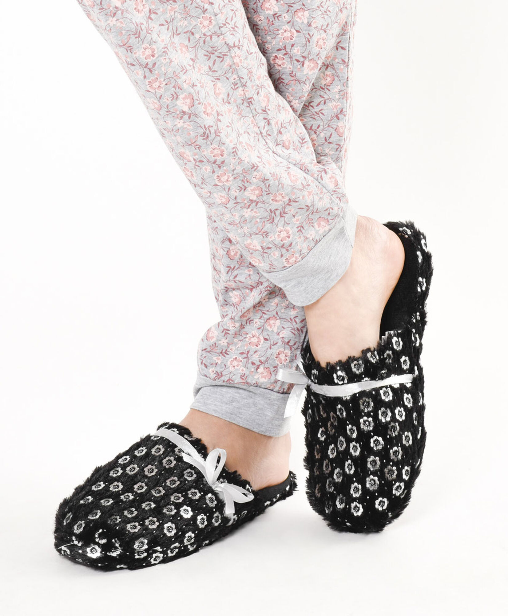 Pantufla mujer lazo y brillos Pantufla mujer lazo y brillos