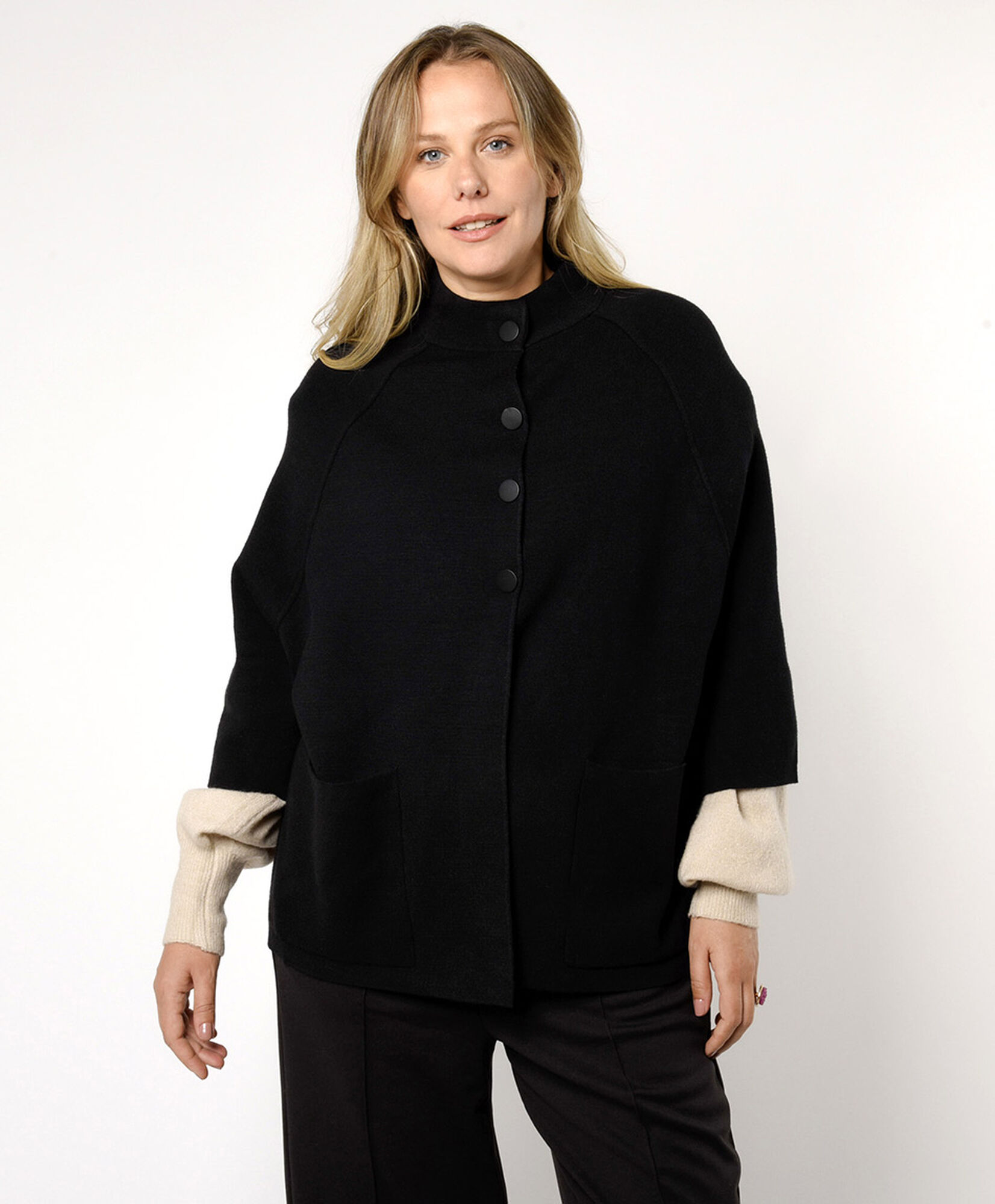 Chaqueta mujer estilo capa botones Chaqueta mujer estilo capa botones