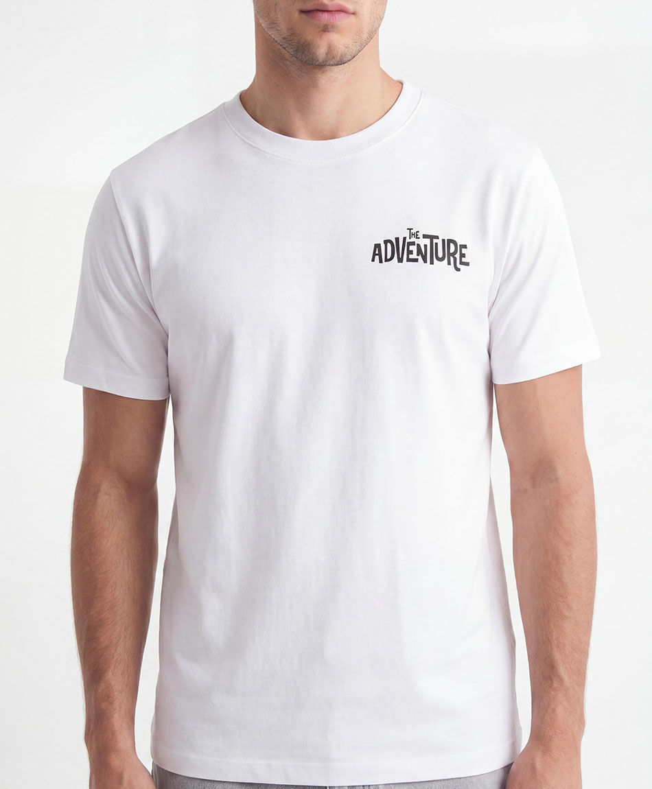 Polera hombre estampado adventure