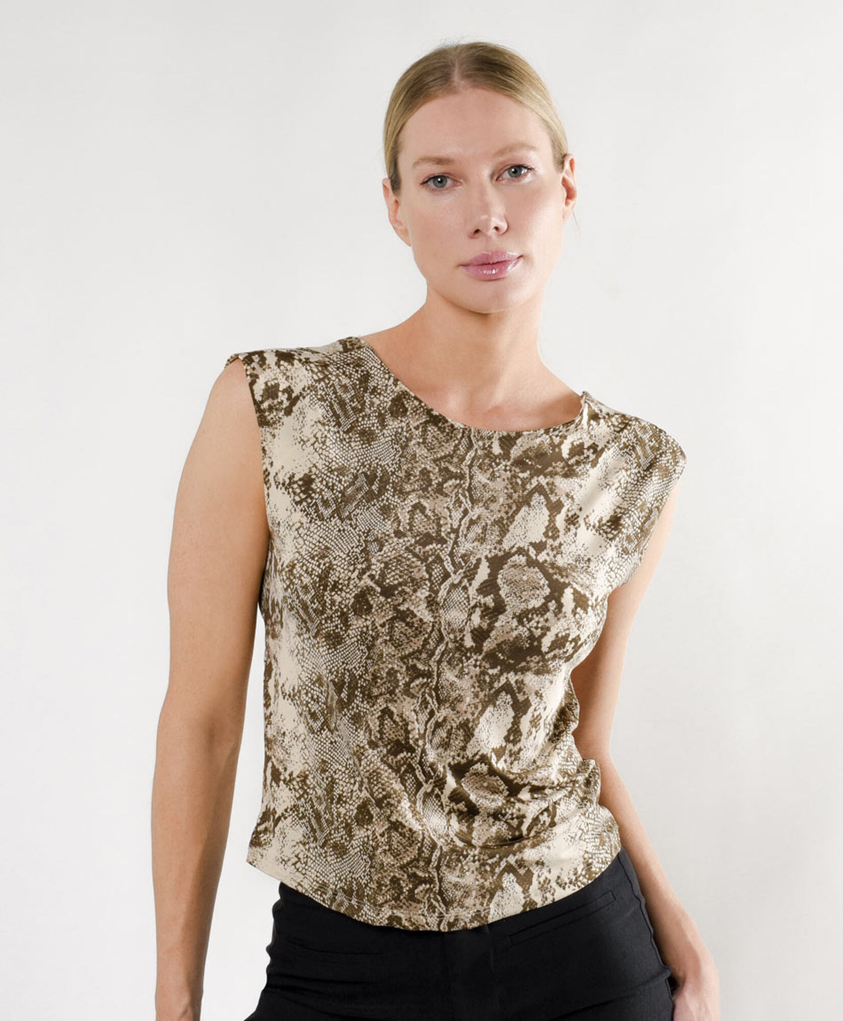 Polera mujer espalda descubierta Polera mujer espalda descubierta