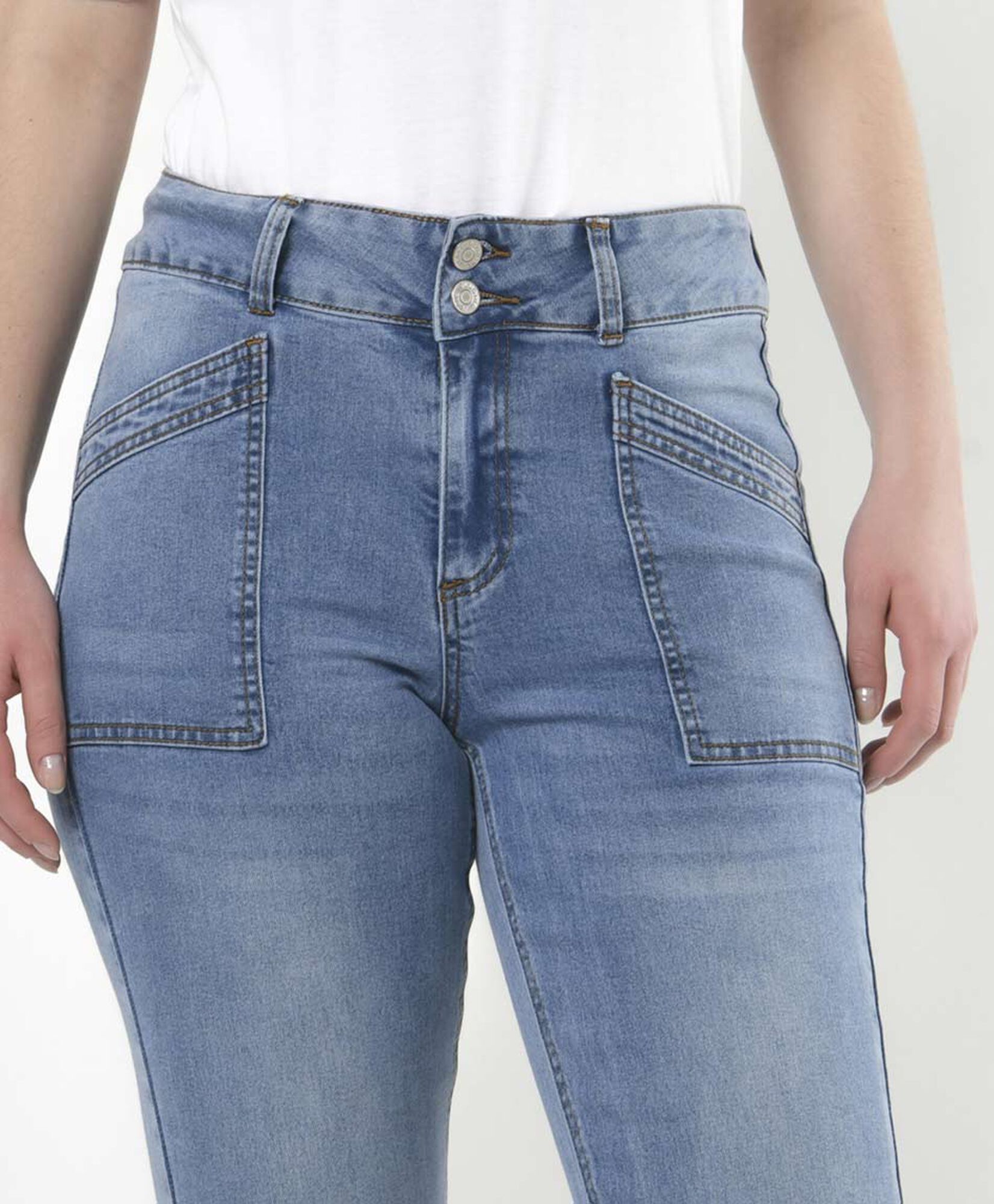 Jeans mujer bolsillos diagonales flare Jeans mujer bolsillos diagonales flare
