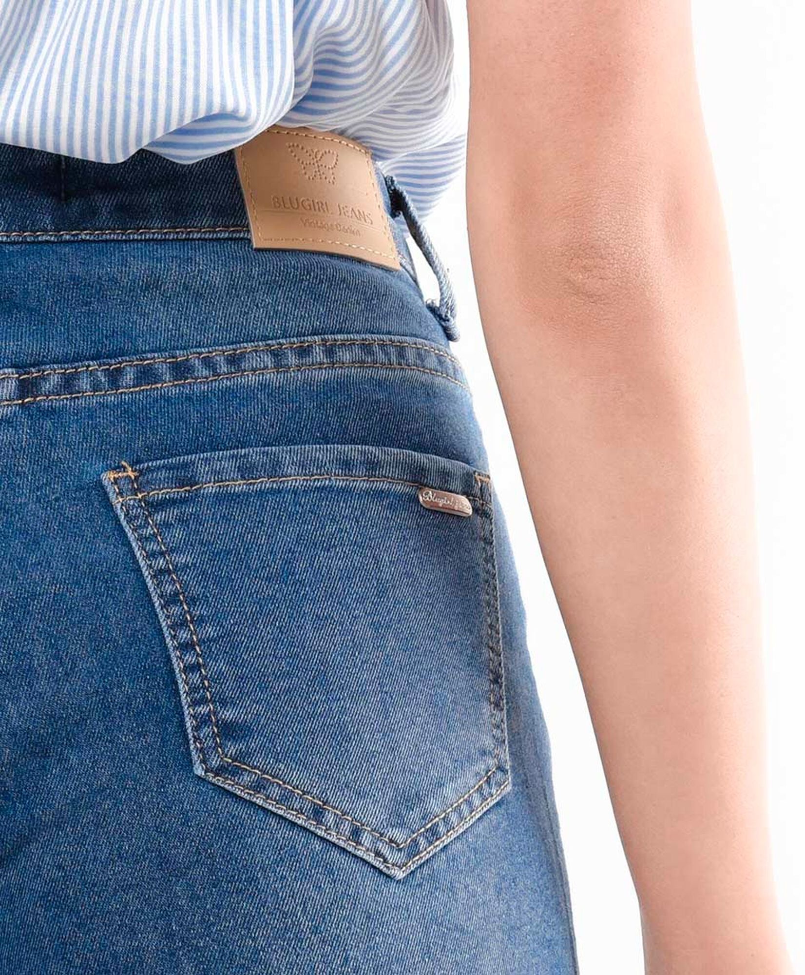 Jeans mujer basta bordada wide Jeans mujer basta bordada wide