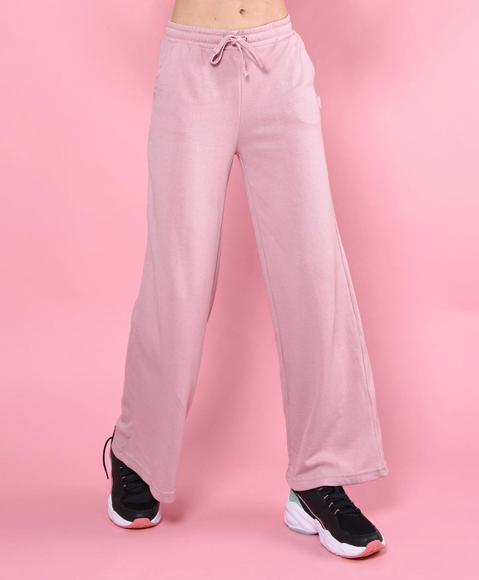 Pantalón de buzo tiro alto over Pantalón de buzo tiro alto over