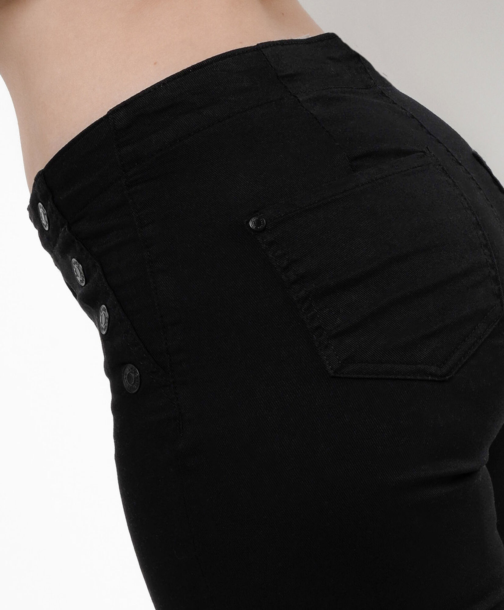Jeans mujer bolsillo botones negro Jeans mujer bolsillo botones negro