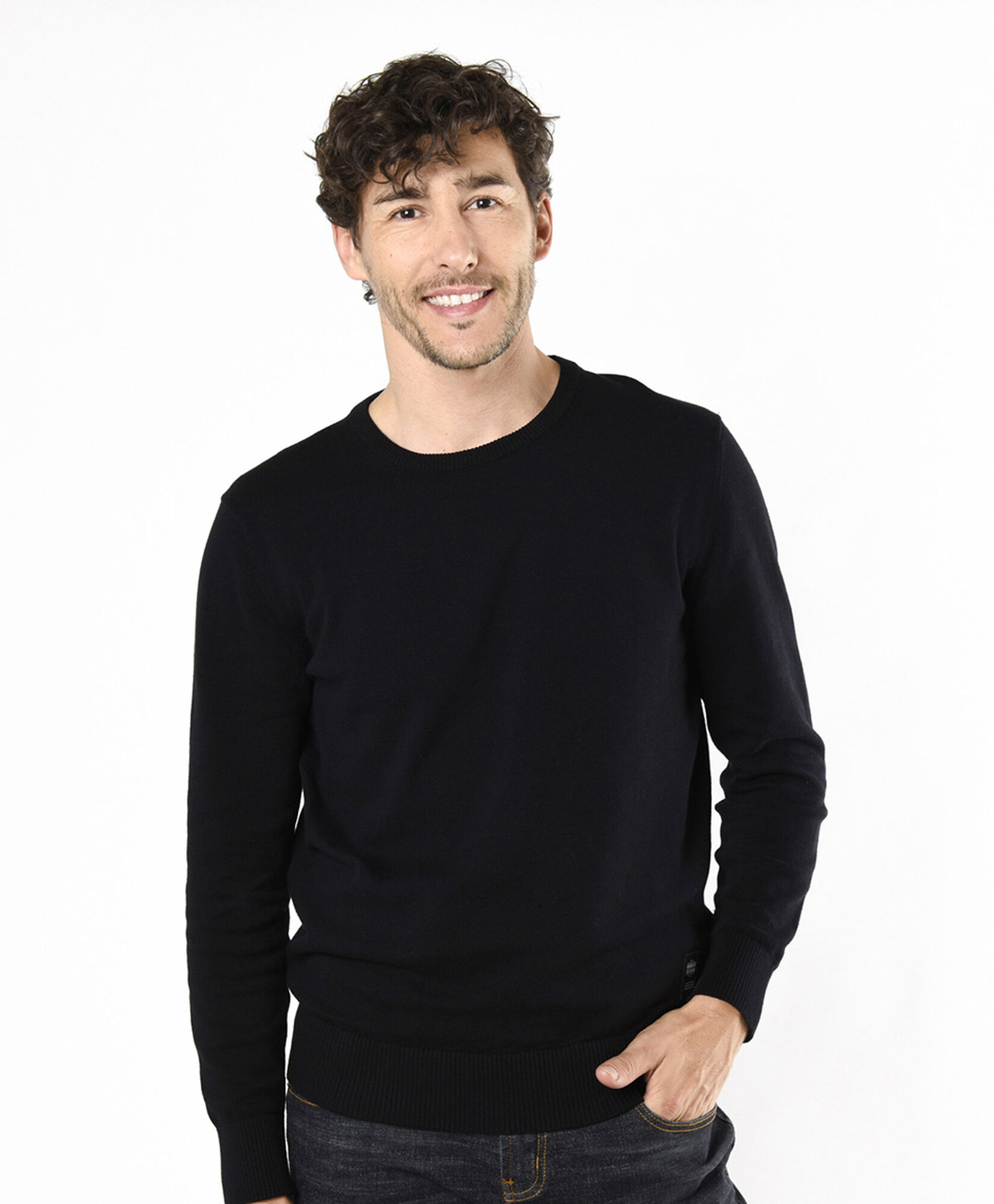 Sweater hombre liso básico negro Sweater hombre liso básico negro