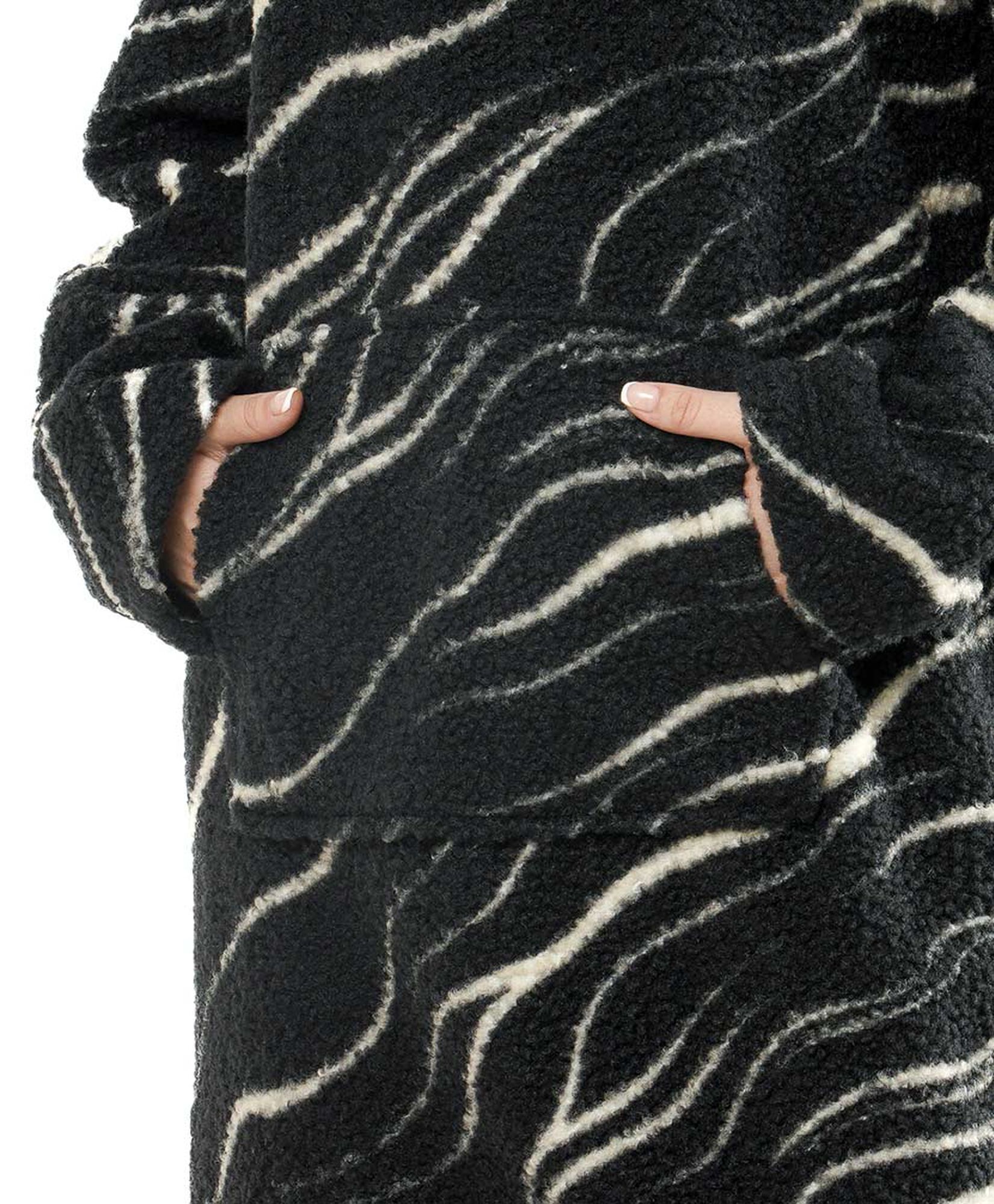Polerón manta mujer chiporro líneas Polerón manta mujer chiporro líneas