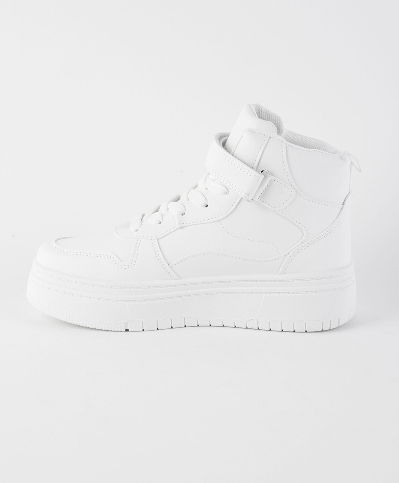 Zapatilla mujer blanca velcro Zapatilla mujer blanca velcro