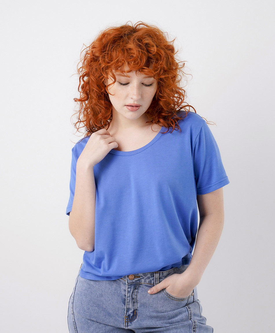 Polera mujer cl&aacute;sica azul