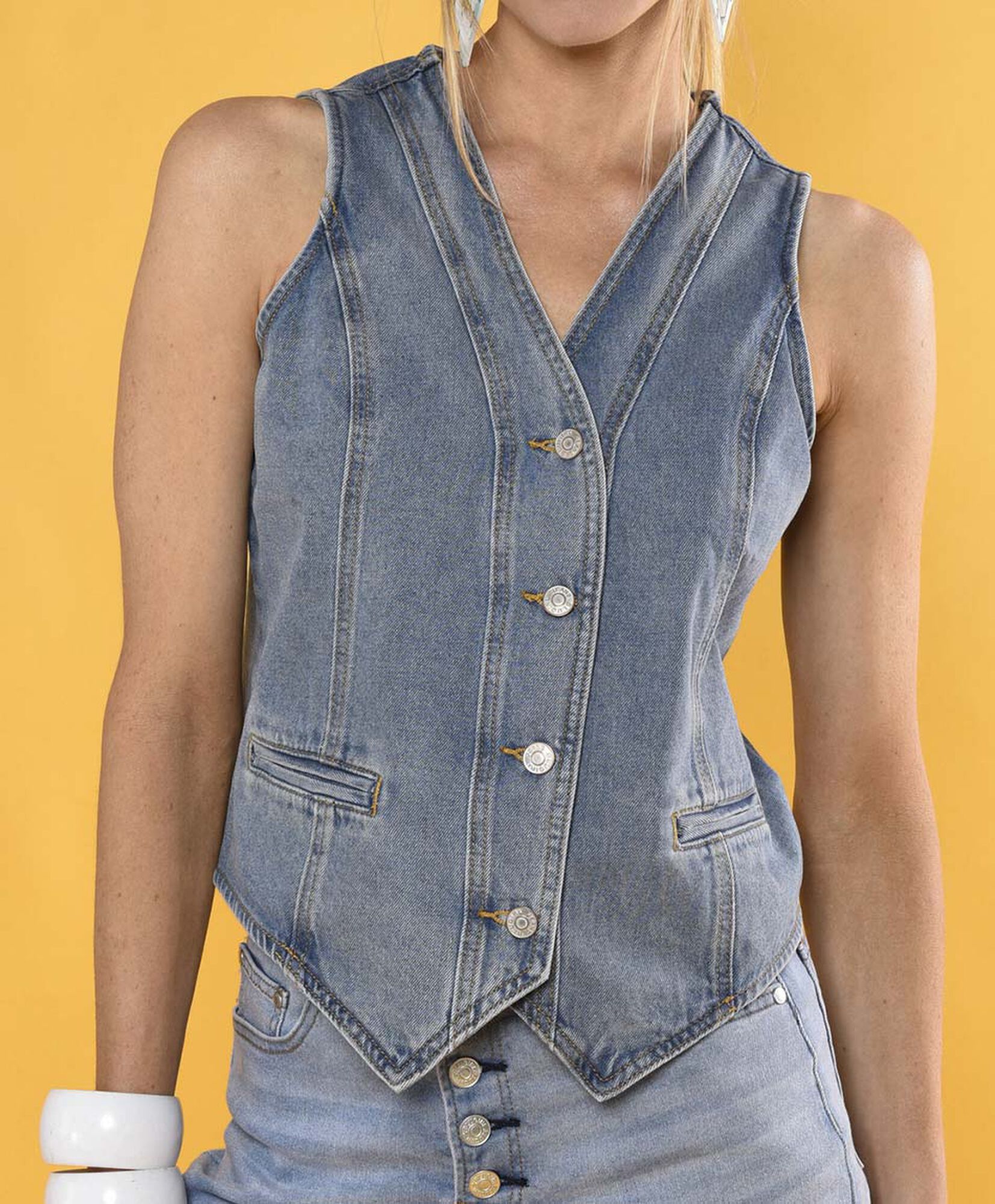 Blazer denim sin mangas Blazer denim sin mangas