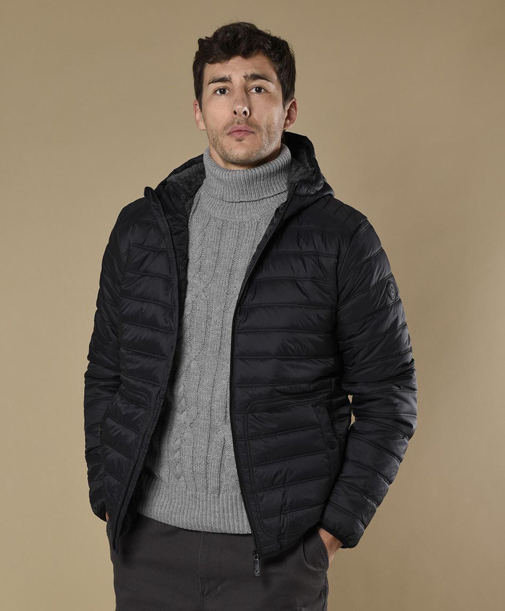 Parka forrada capuchón Parka forrada capuchón