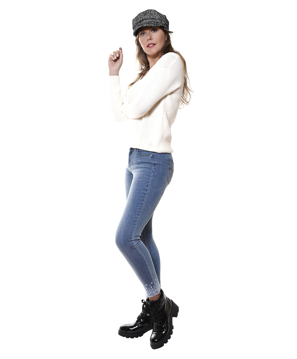 Jeans basta bordado