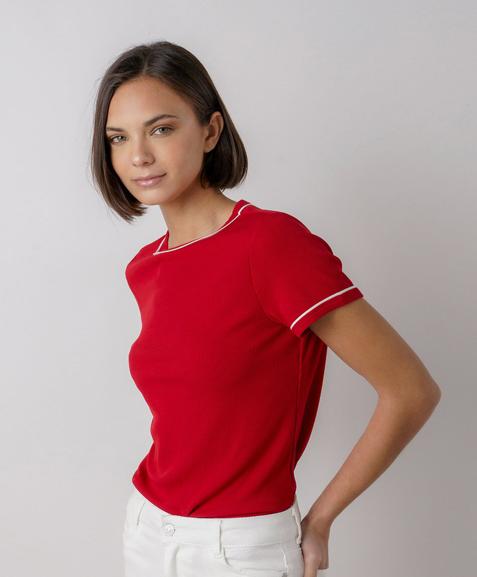 Polera mujer canal&eacute; contraste roja
