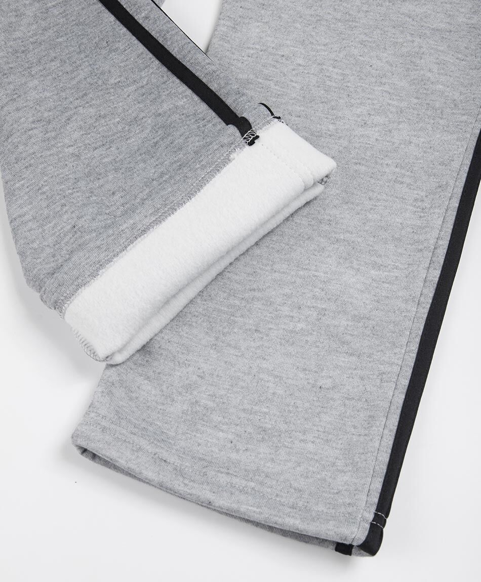 Pantal&oacute;n deportivo hombre gris l&iacute;nea lateral