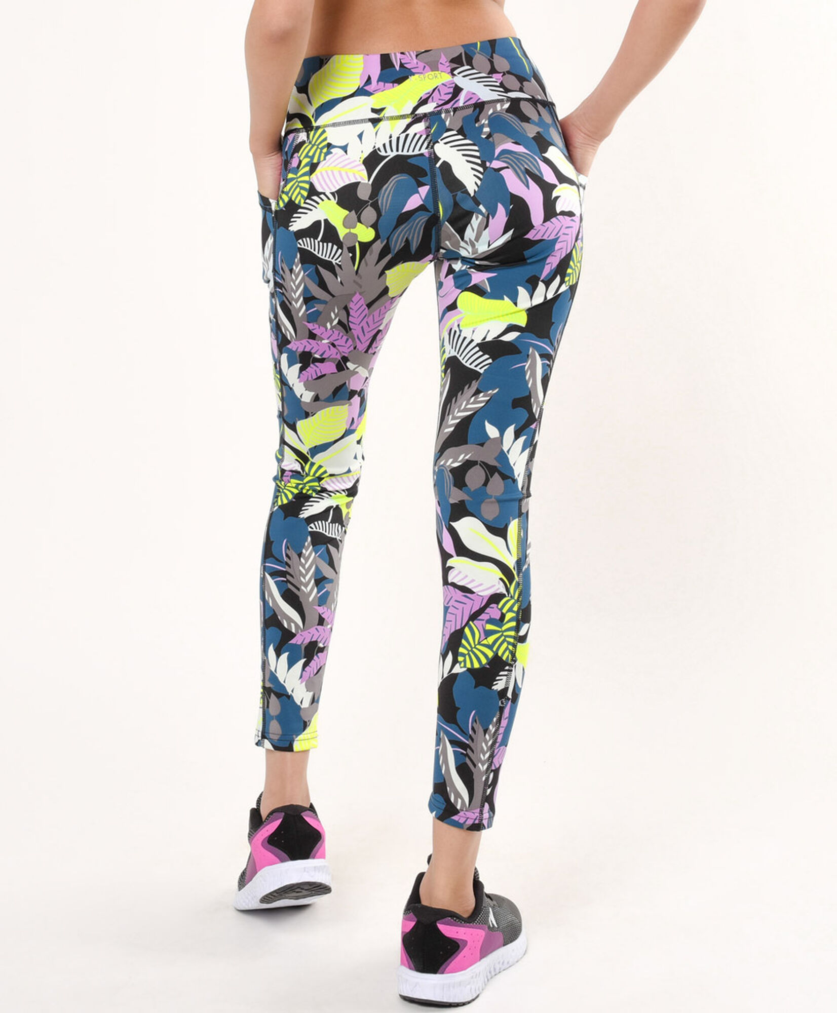 Calza deportiva mujer print floreado Calza deportiva mujer print floreado