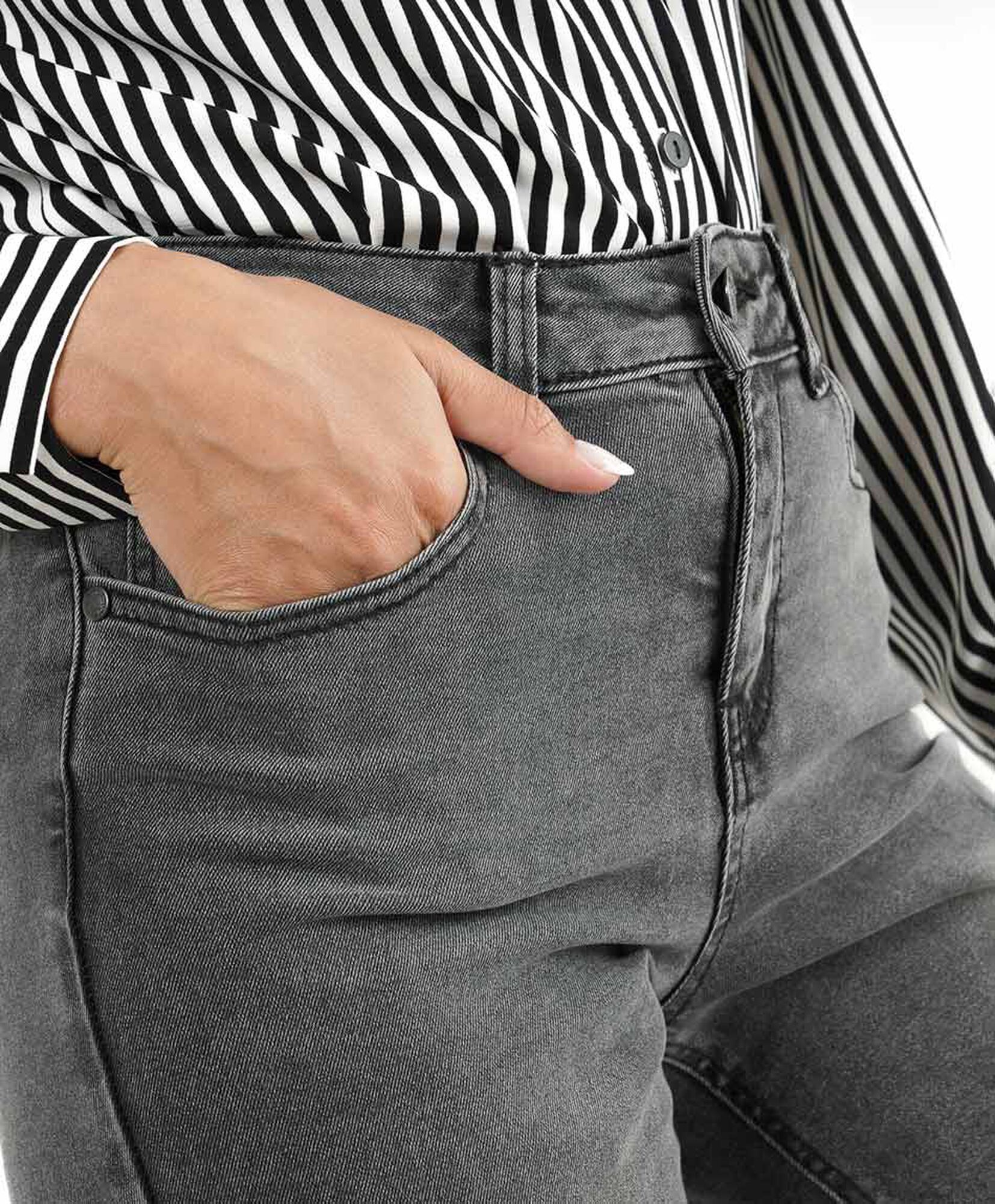Jeans mujer cinta en basta flare Jeans mujer cinta en basta flare