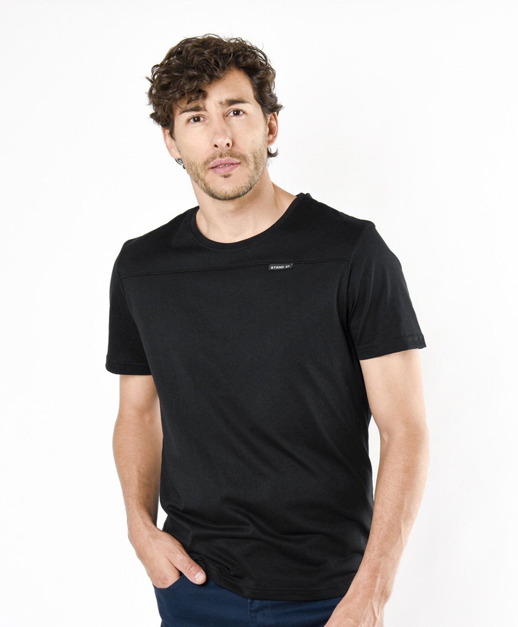 Polera hombre colores neutros mini etiqueta Polera hombre colores neutros mini etiqueta