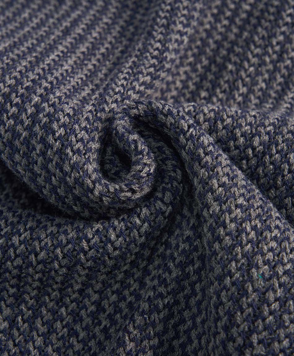 Bufanda hombre gris flecos