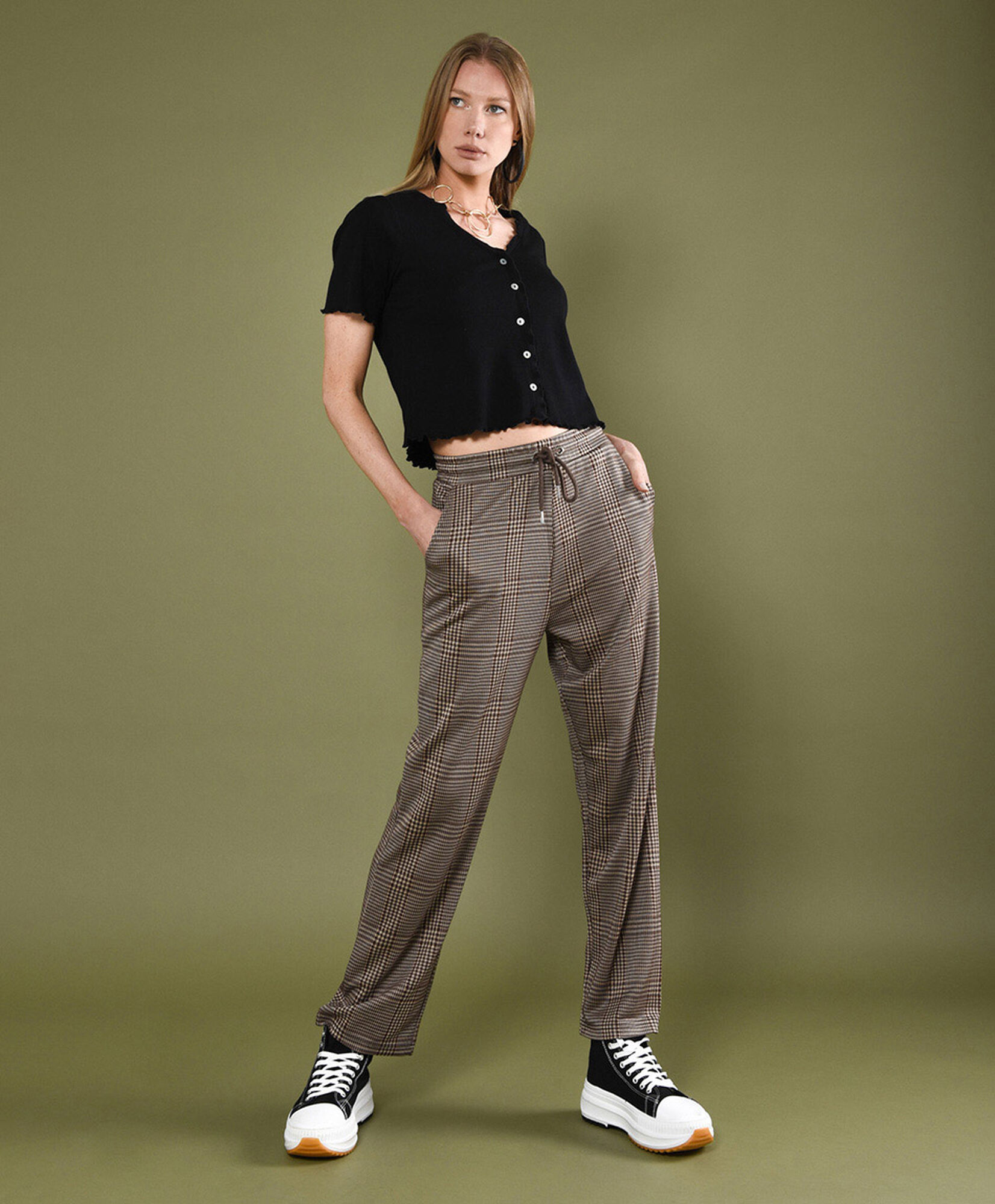 Pantalón mujer tiro alto comfy escocés Pantalón mujer tiro alto comfy escocés
