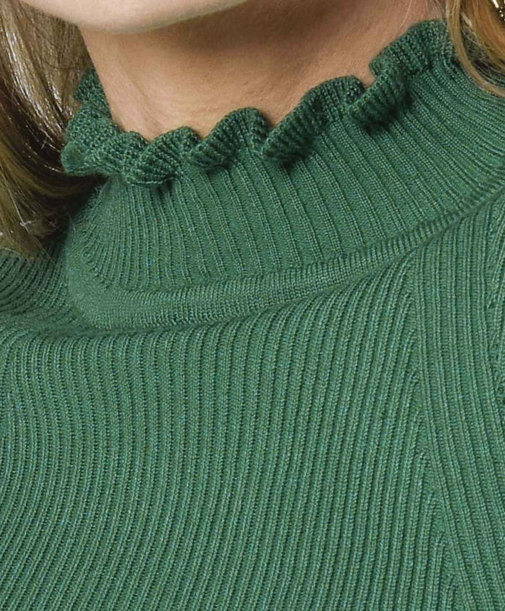 Sweater mujer cuello ondulado Sweater mujer cuello ondulado