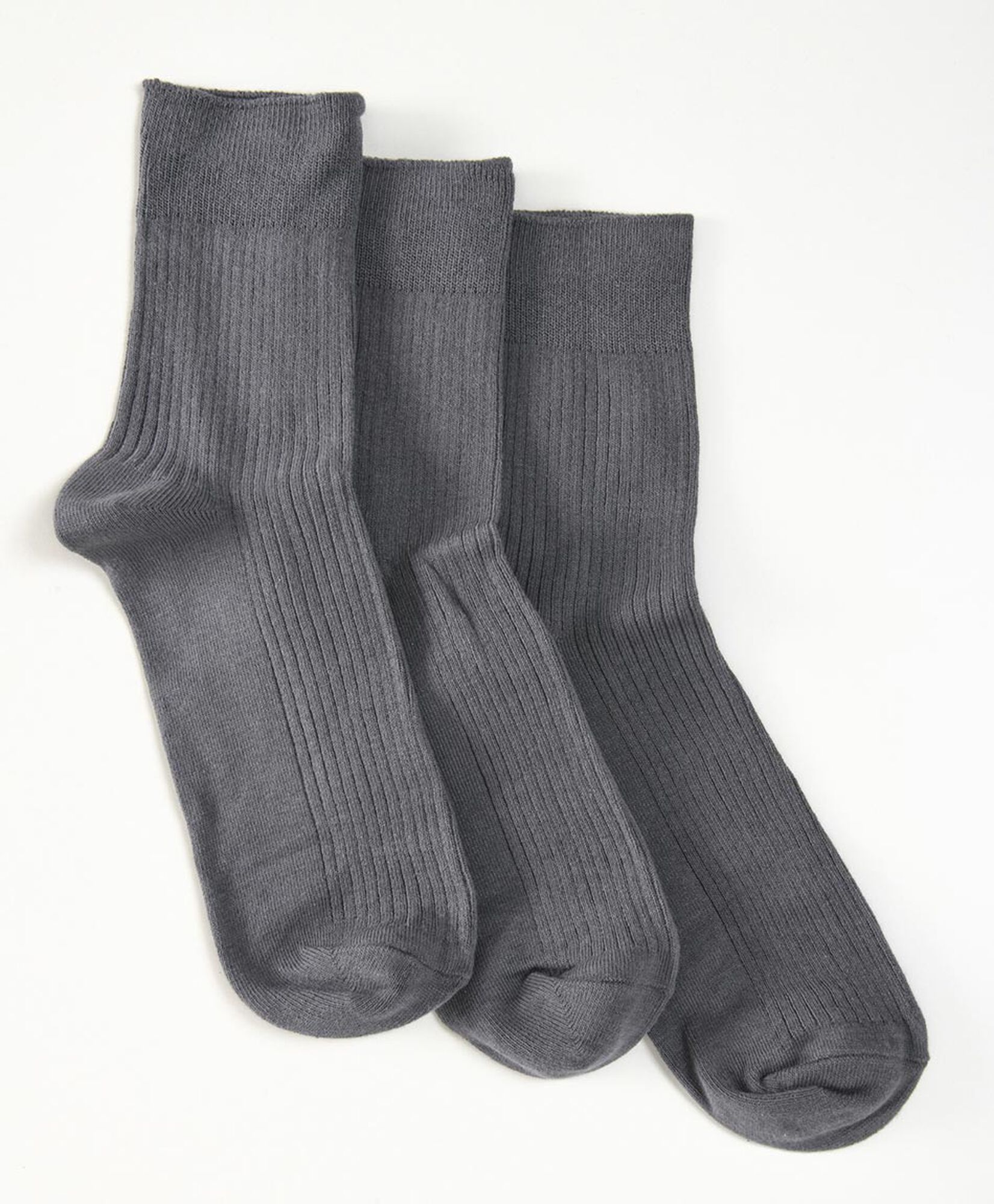 Set 3 calcetines escolares medios gris Set 3 calcetines escolares medios gris