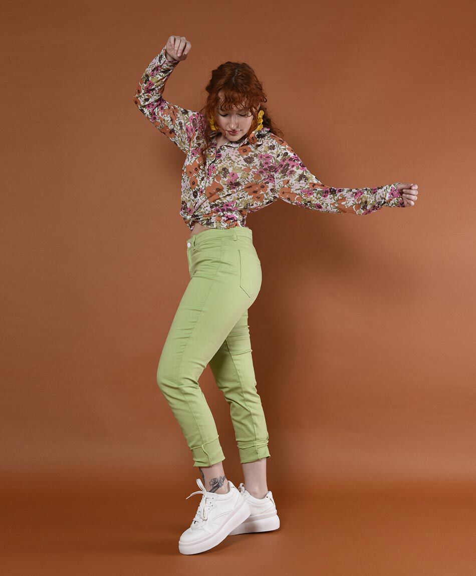 Pantal&oacute;n tiro alto skinny fit