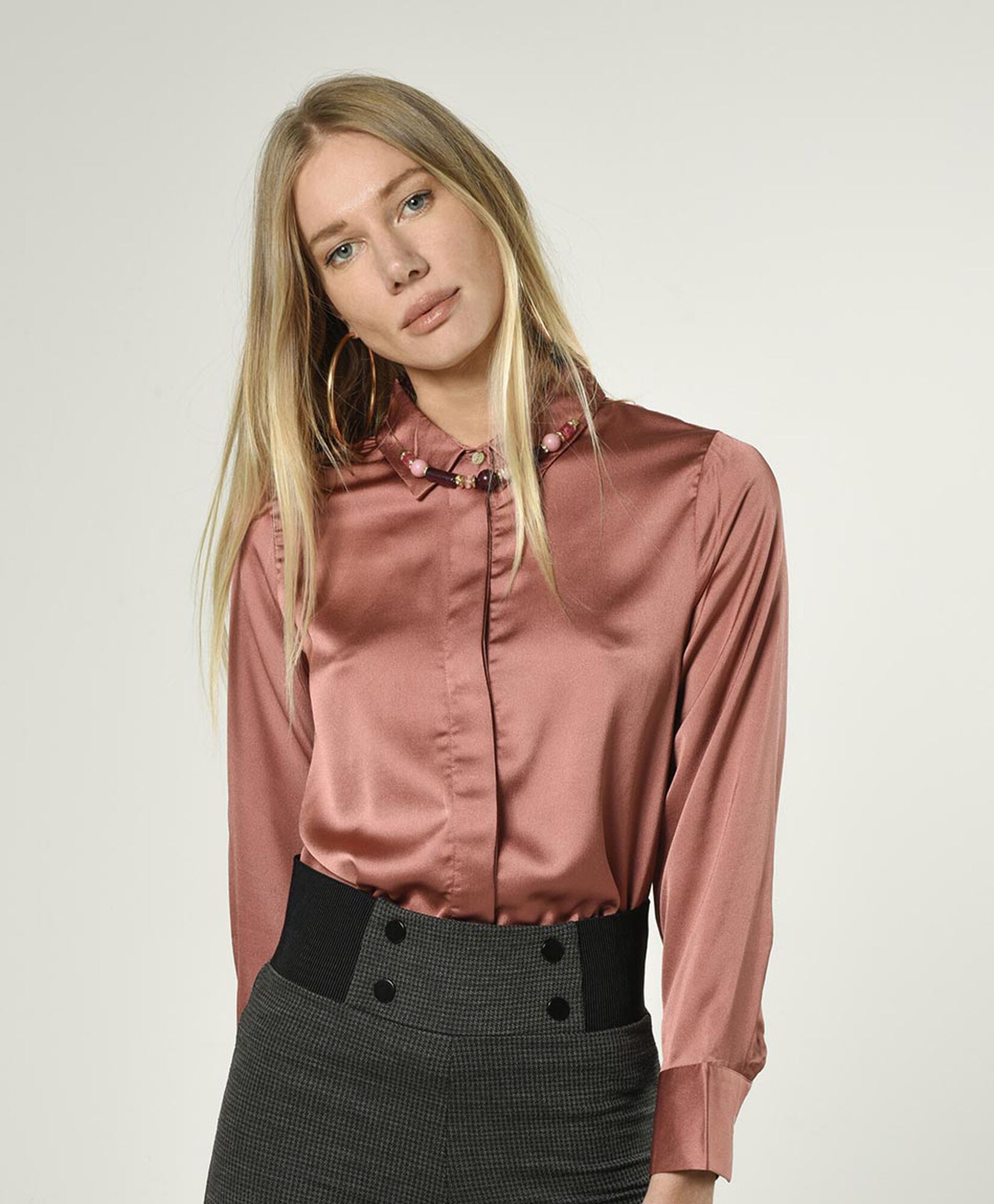 Camisa satinada Camisa satinada