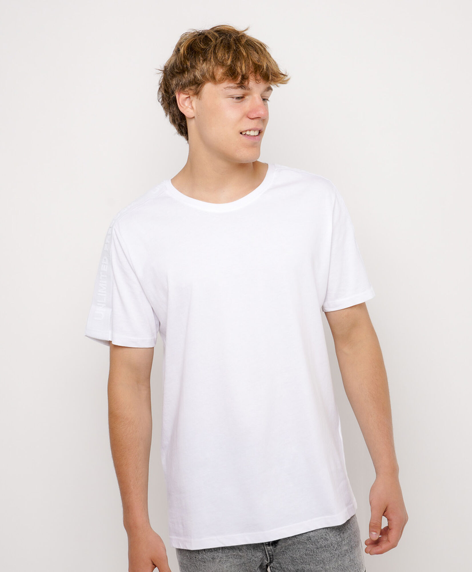 Polera hombre lisa básica Polera hombre lisa básica