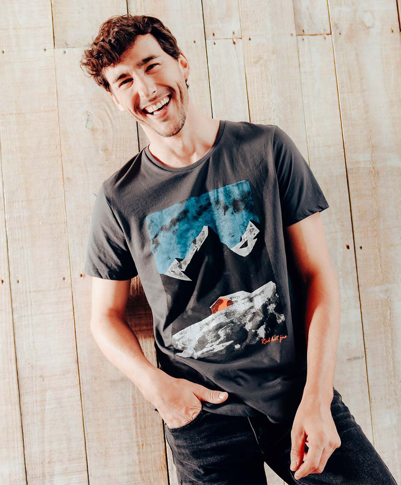 Polera hombre estampada montaña Polera hombre estampada montaña