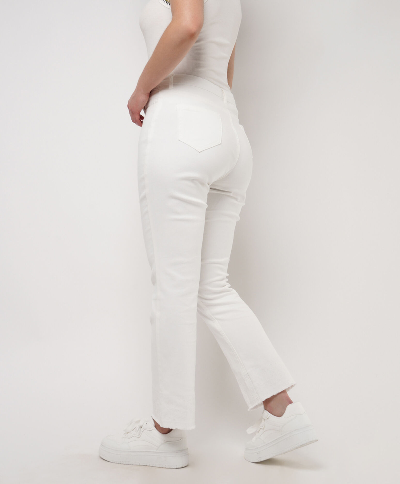 Jeans mujer bordado basta Jeans mujer bordado basta