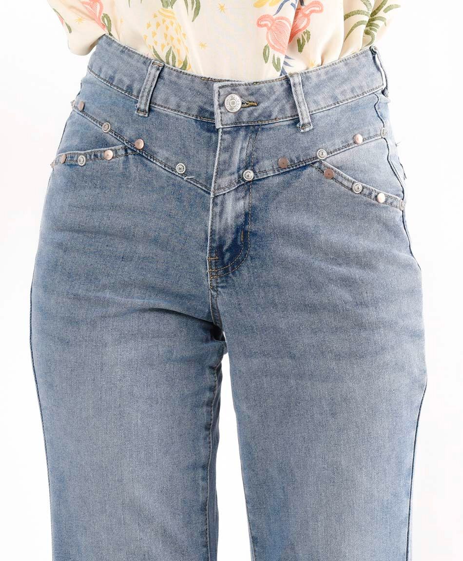 Jeans mujer tachas redondas flare