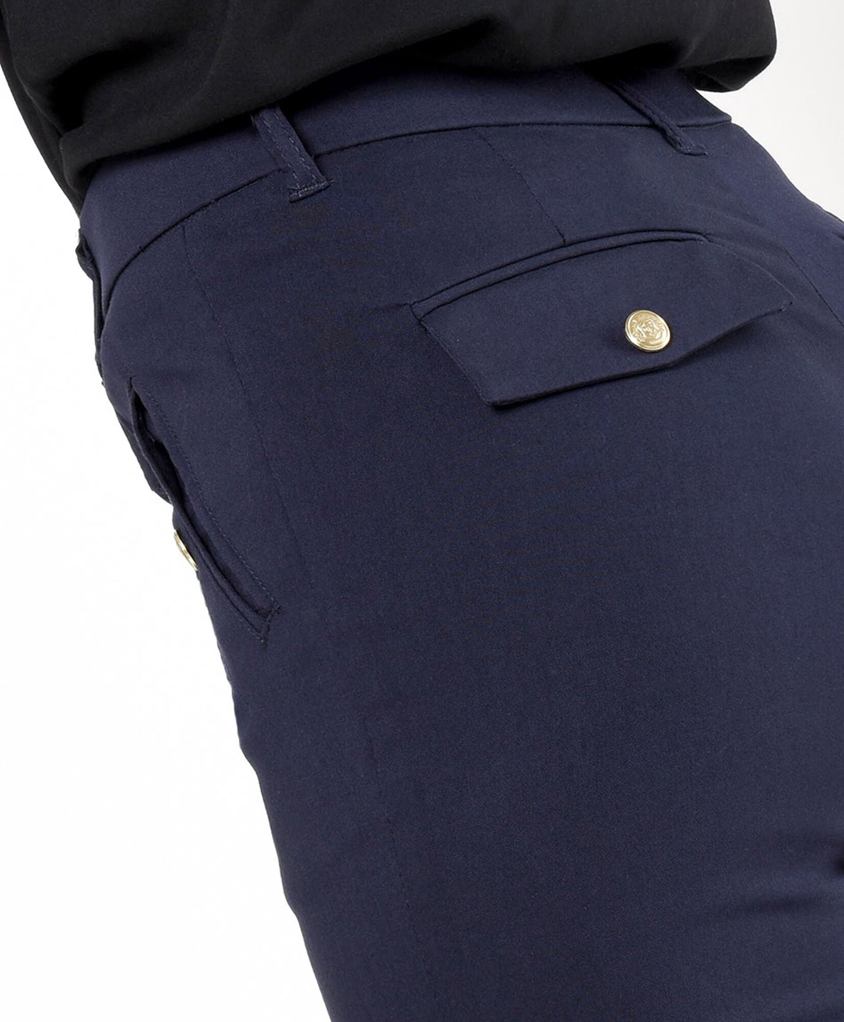 Pantalón mujer costuras y botones Pantalón mujer costuras y botones