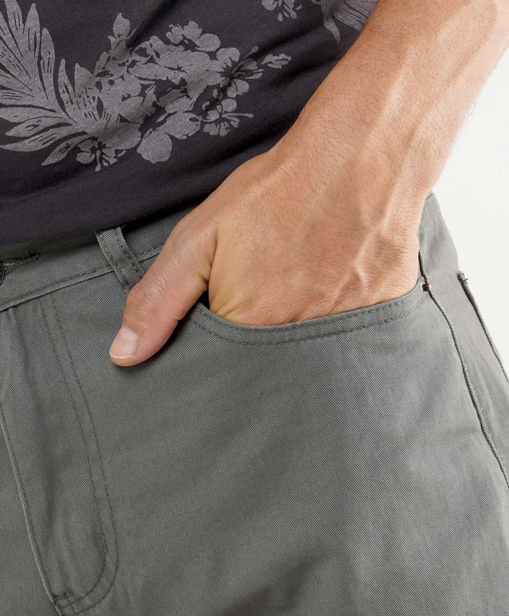 Pantalón hombre básico liso Pantalón hombre básico liso