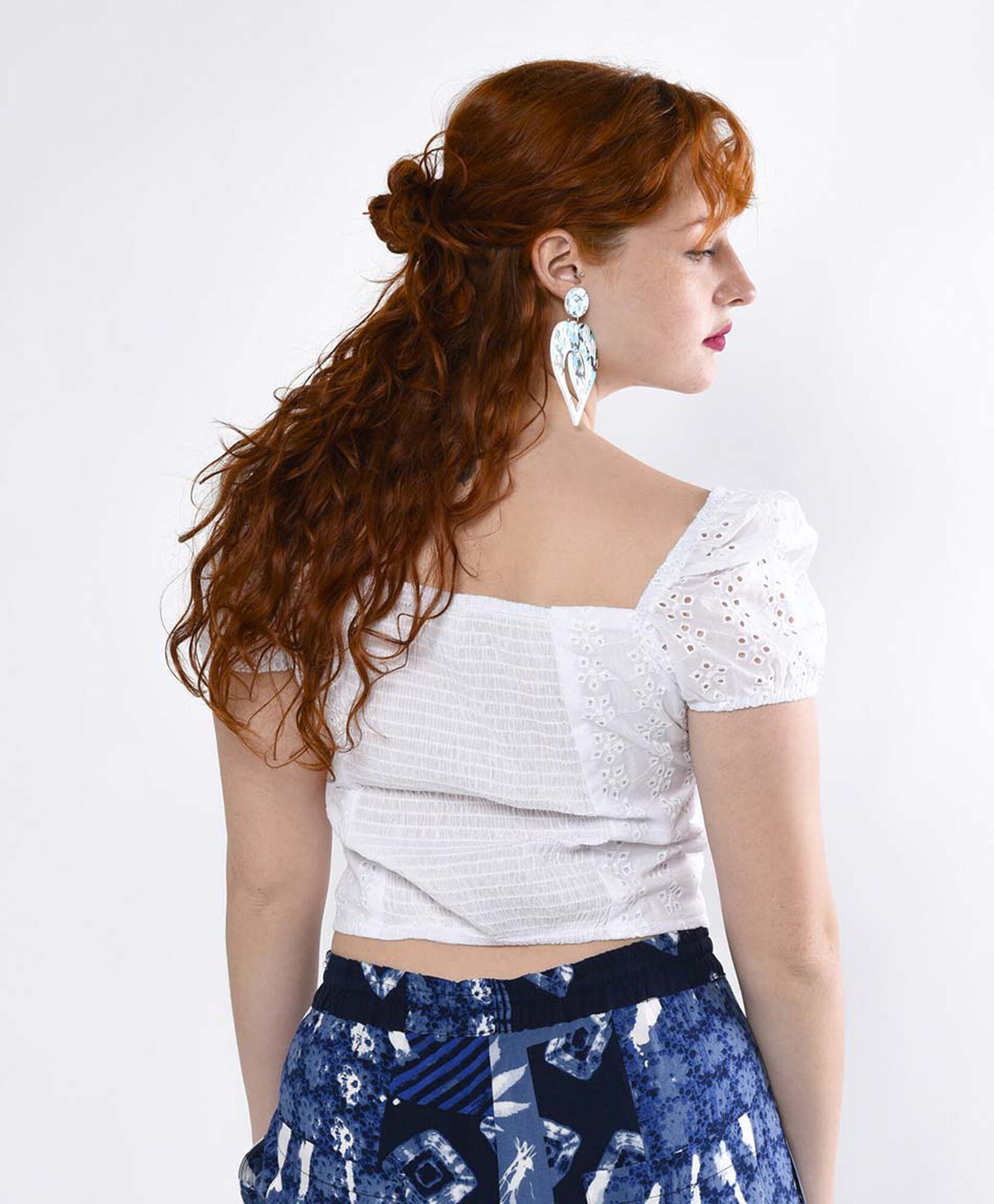 Blusa crop ajustada manga corta Blusa crop ajustada manga corta