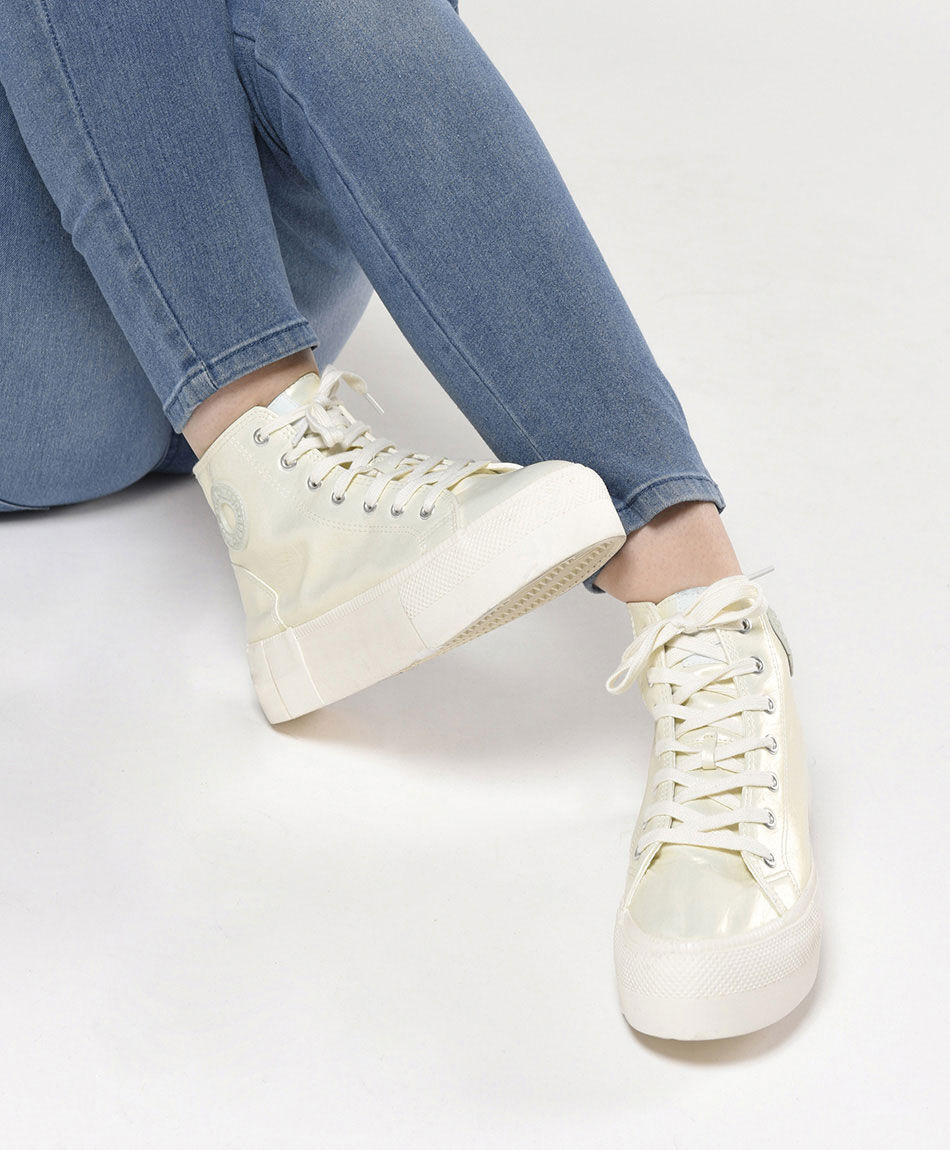 Zapatilla mujer ca&ntilde;a alta brillante
