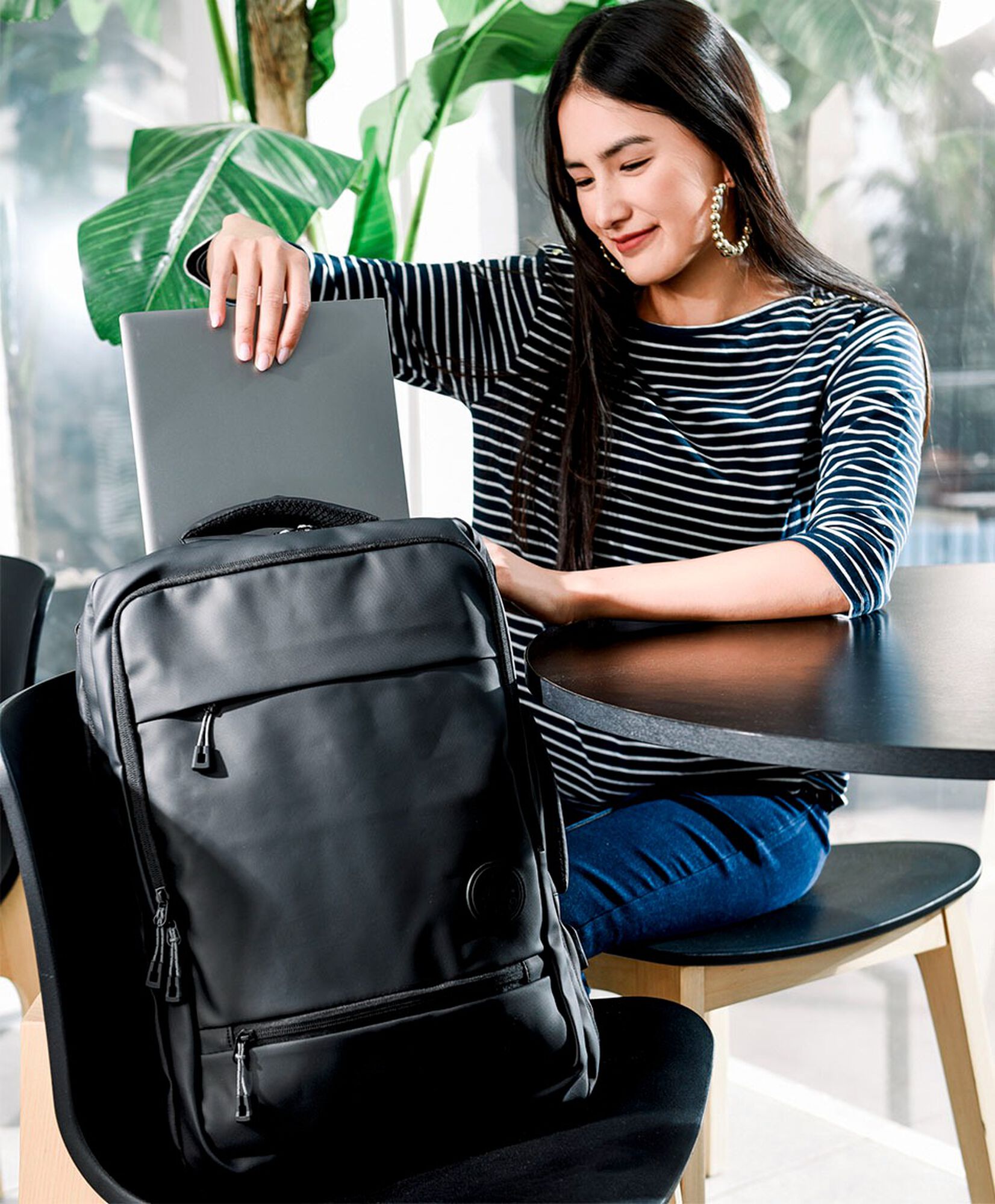 Mochila de viaje negra Mochila de viaje negra