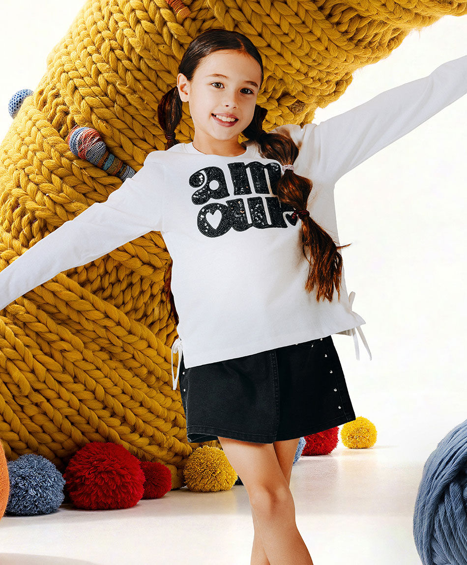 Short ni&ntilde;a falda tachas