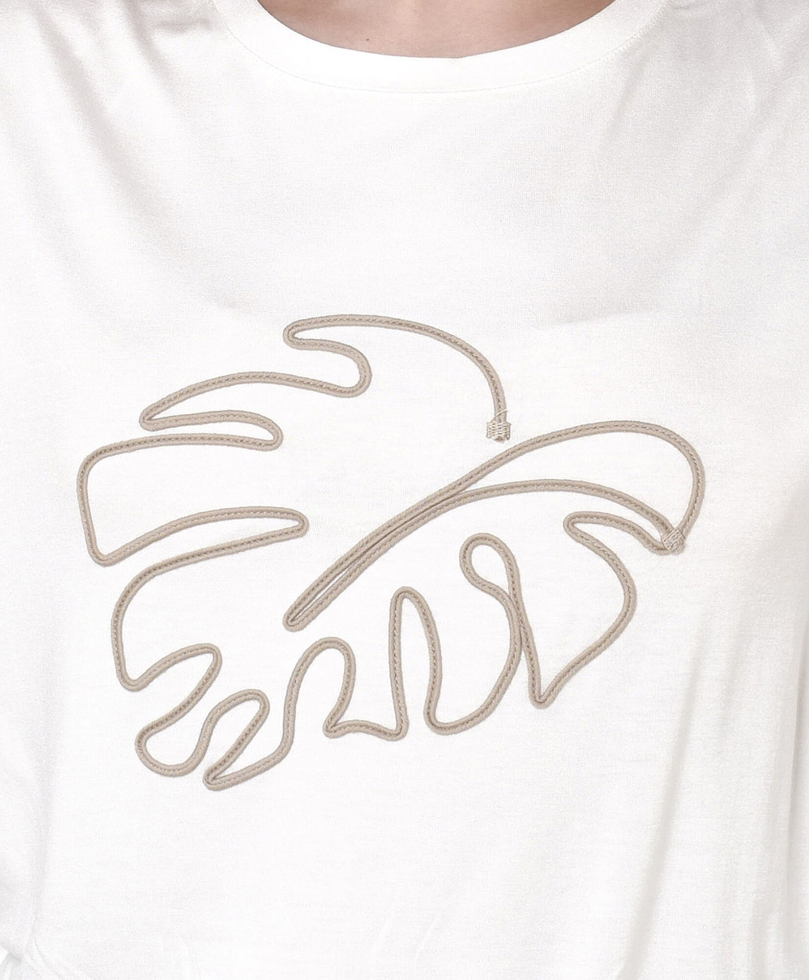 Polera mujer monstera bordada Polera mujer monstera bordada