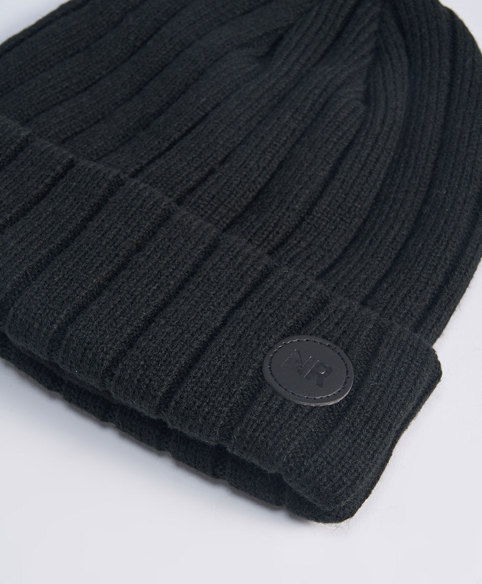 Gorro hombre modelo urbano