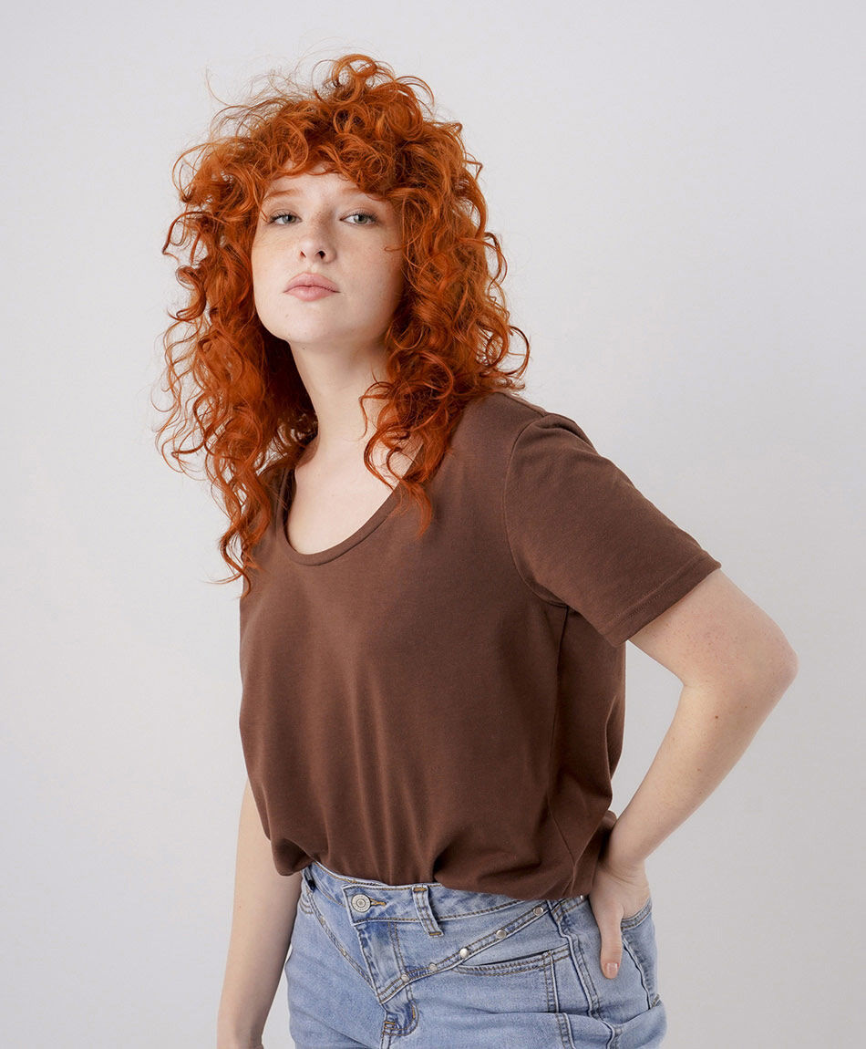 Polera mujer b&aacute;sica caf&eacute;