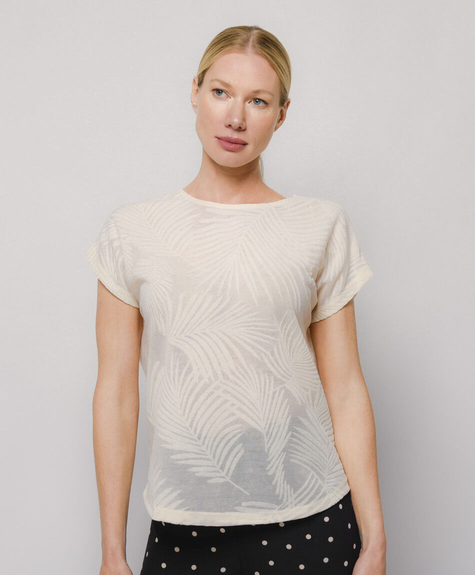 Polera mujer hojas relieve