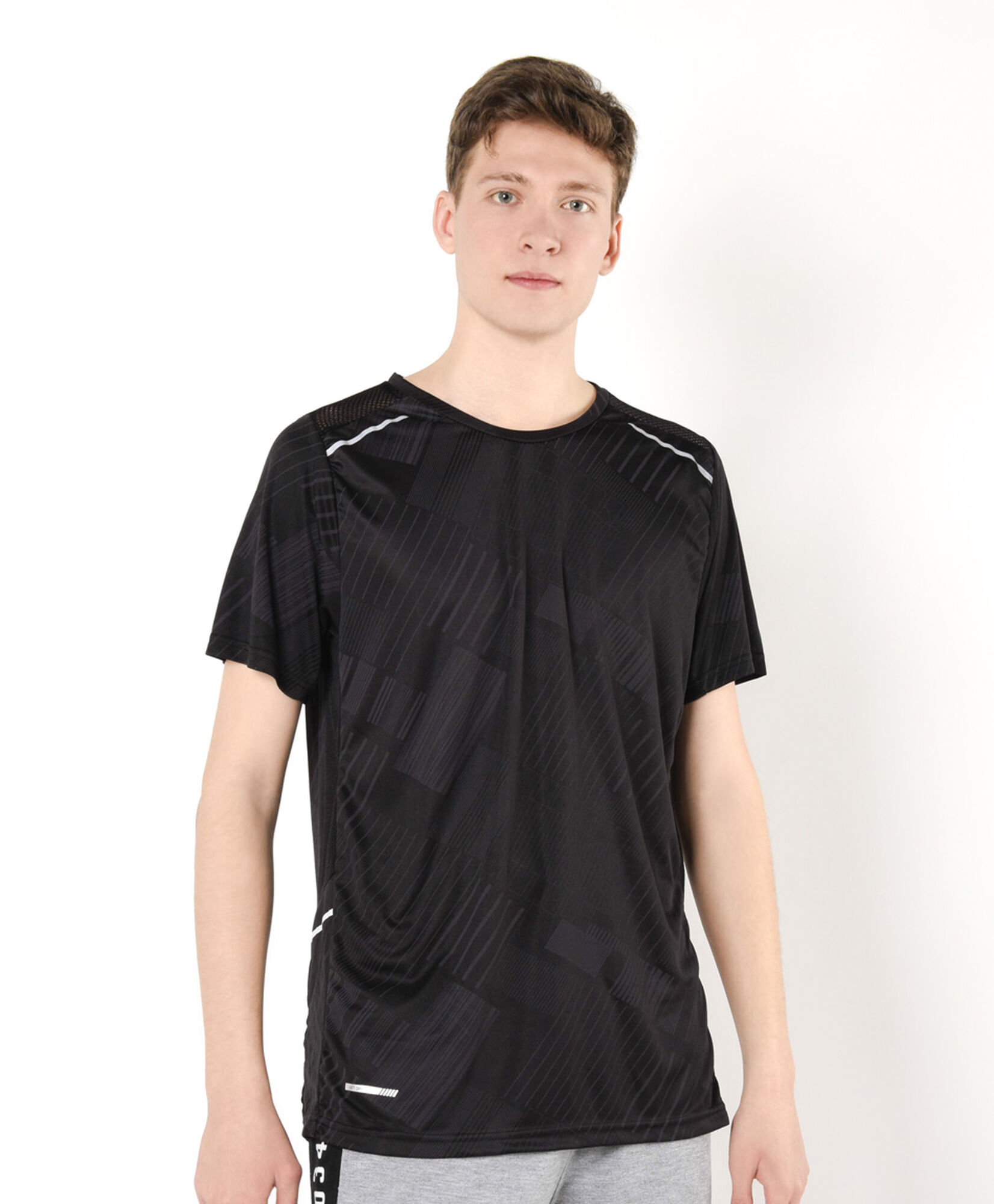 Polera deportiva hombre líneas negra Polera deportiva hombre líneas negra