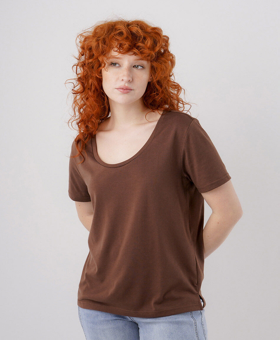 Polera mujer b&aacute;sica caf&eacute;