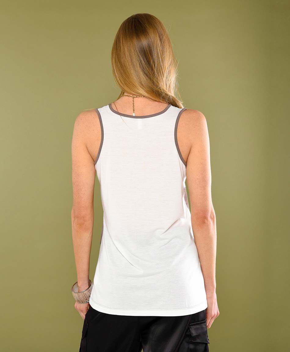 Polera sin mangas cuello redondo